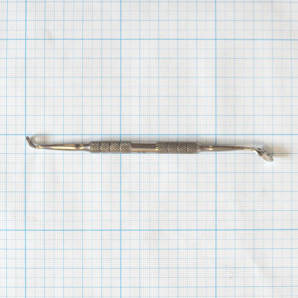 Угревыдавливатель с круглой и овальной ложкой 6 мм 7 отверстий Фото товара Угревыдавливатель с круглой и овальной ложкой 6 мм 7 отверстий