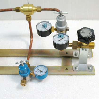 Фото товара Щит автопереключения газовых рамп с сетевым редуктором (закись азота)