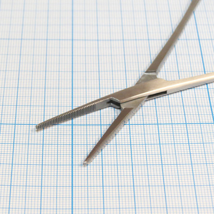 Зажим Москит кровоостанавливающий, прямой, 150 мм 17-302 Фото товара Зажим Москит кровоостанавливающий, прямой, 150 мм 17-302