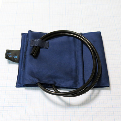 Манжета с камерой для взрослых двухтрубочная на липучке со скобой (32-45) увеличенная х/б Фото товара Манжета с камерой для взрослых двухтрубочная на липучке со скобой (32-45) увеличенная х/б