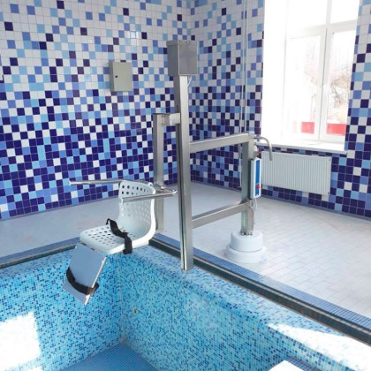 Фото товара Подъёмник для опускания пациента в бассейн (винтовой)