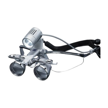 Zeiss EyeMag Light II - мощный LED-осветитель с максимальной интенсивностью освещения 50000 люкс для высокой детализации Фото товара Zeiss EyeMag Light II - мощный LED-осветитель с максимальной интенсивностью освещения 50000 люкс для высокой детализации
