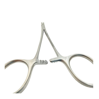 Зажим кровоостанавливающий Москит изогнутый для новорожденных 125 мм Surgicon Фото товара Зажим кровоостанавливающий Москит изогнутый для новорожденных 125 мм Surgicon