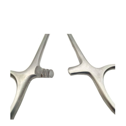 Зажим кровоостанавливающий с атравматической насечкой изогнутый 160мм Surgicon Фото товара Зажим кровоостанавливающий с атравматической насечкой изогнутый 160мм Surgicon