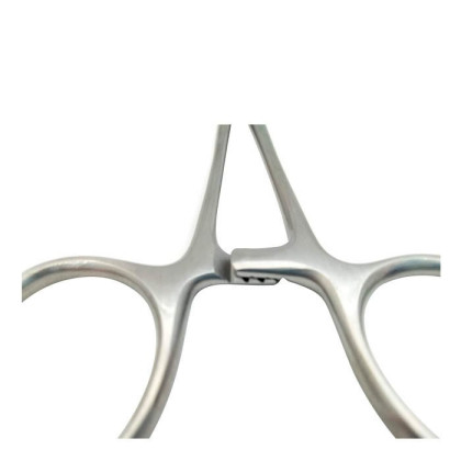 Зажим кровоостанавливающий с атравматической насечкой прямой 160мм Фото товара Зажим кровоостанавливающий с атравматической насечкой прямой 160мм