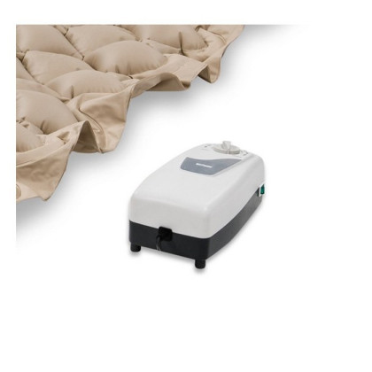 Матрас противопролежневый VCM 202, ячеистый с компрессором Фото товара Матрас противопролежневый VCM 202, ячеистый с компрессором