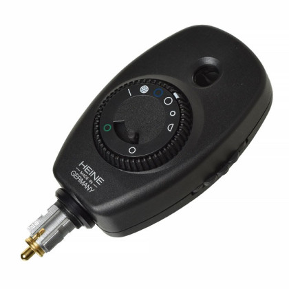 Офтальмоскоп прямой BETA 200 с рукояткой батареечной BETA Heine Фото товара Офтальмоскоп прямой BETA 200 с рукояткой батареечной BETA Heine