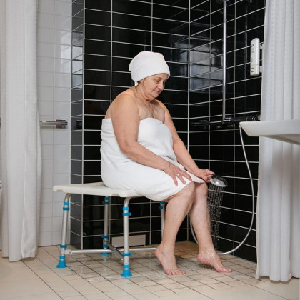 Табурет для ванны для инвалидов LUX 530 Фото товара Табурет для ванны для инвалидов LUX 530