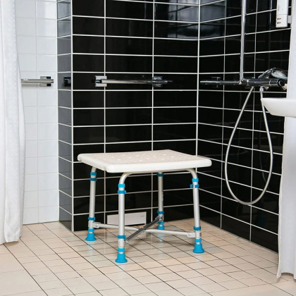 Табурет для ванны для инвалидов LUX 530 Фото товара Табурет для ванны для инвалидов LUX 530
