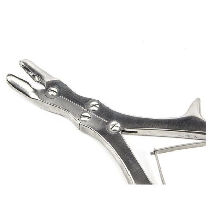 Щипцы костные-кусачки шарнирные с двойной передачей с круглыми губками изогнутые по плоскости Surgicon Фото товара Щипцы костные-кусачки шарнирные с двойной передачей с круглыми губками изогнутые по плоскости Surgicon